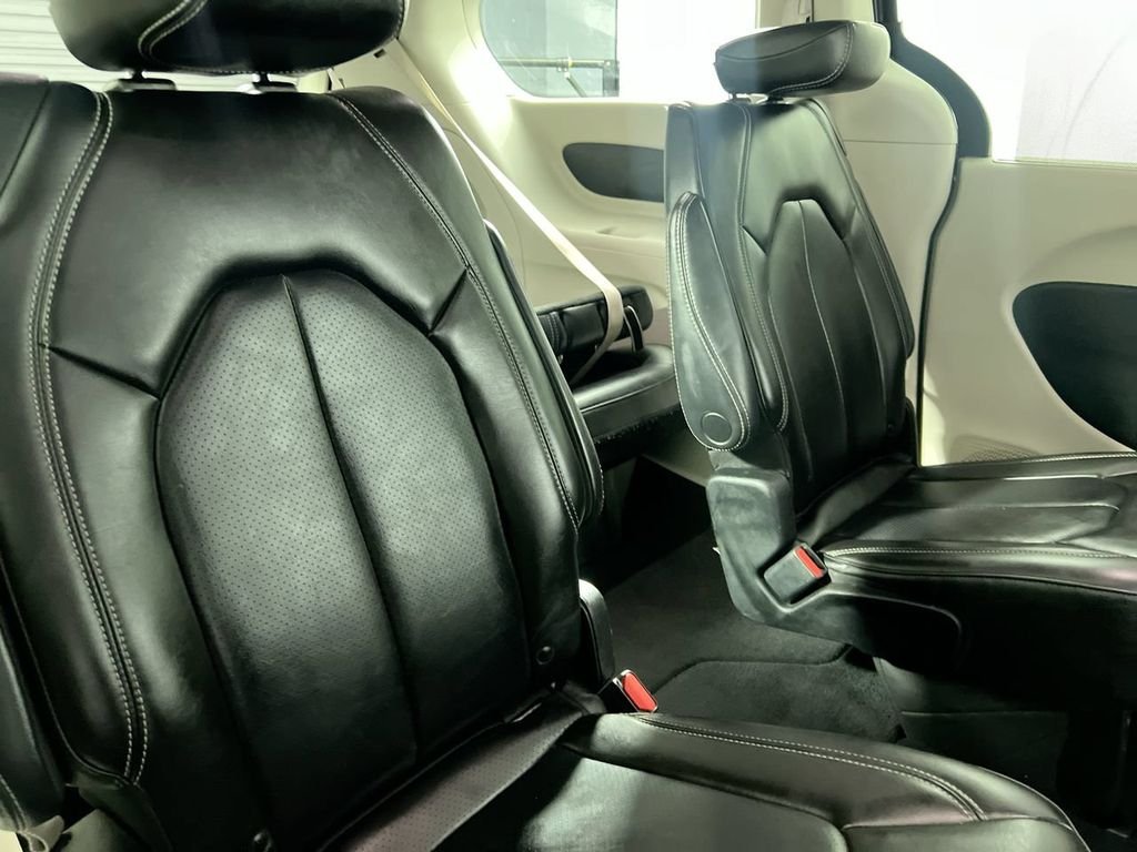 Used 2023 Gray Chrysler Touring L image 30