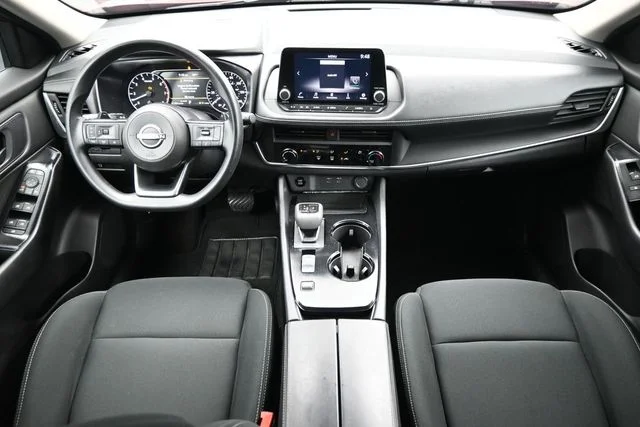 Used 2024 Red Nissan S image 10