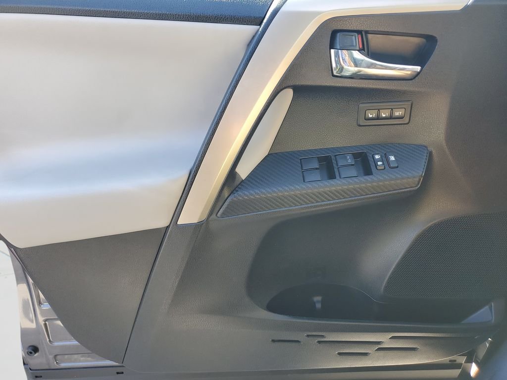 Used 2015 Gray Toyota Limited image 23