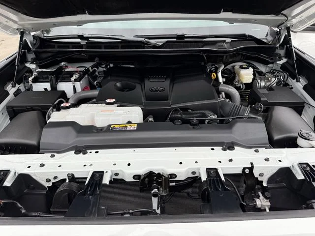 Used 2025 White Toyota SR5 image 24