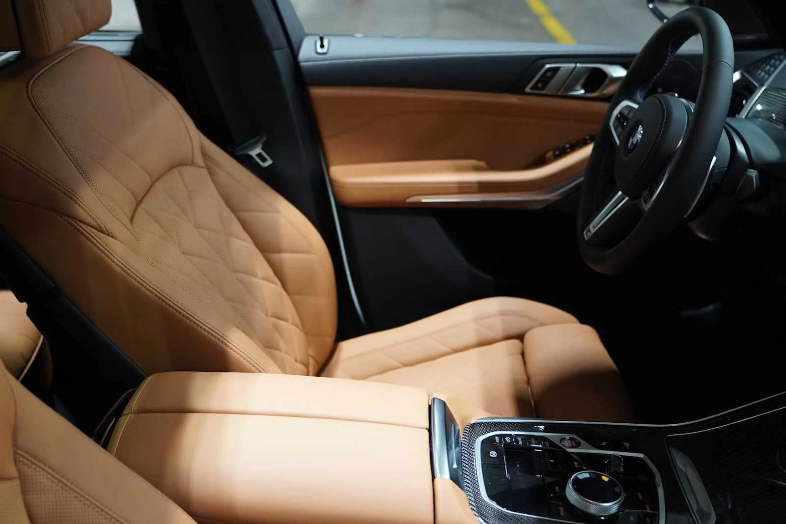 New 2026 Mineral White Metallic BMW M60i image 9