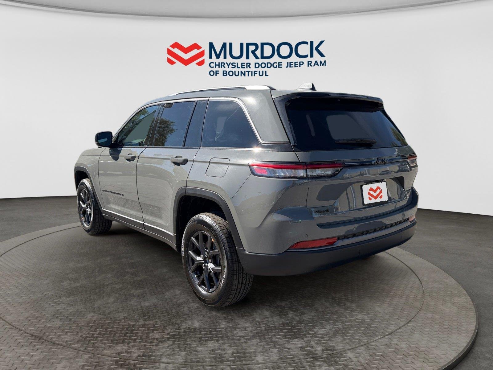 New 2027 Sting-Gray Clear-Coat Paint Jeep Laredo Altitude image 8