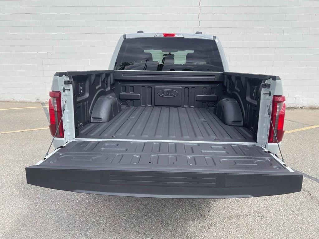 New 2026 Avalanche Ford XLT image 6