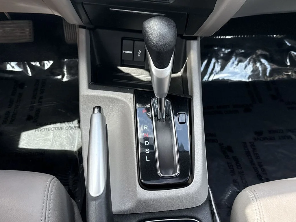 Used 2015 Black Honda EX-L image 21