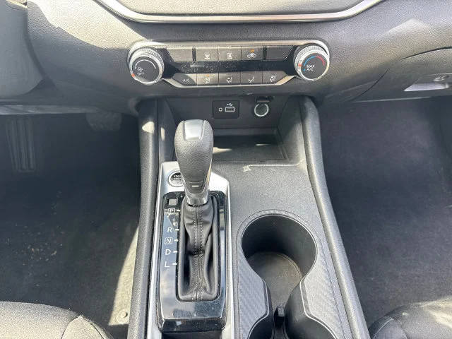 Used 2021 Blue Nissan 2.5 S image 22