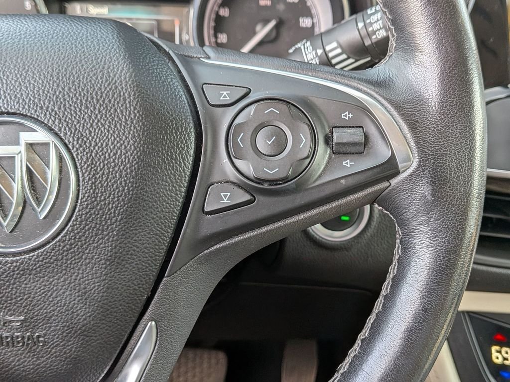 Used 2020 Black Buick Essence image 19