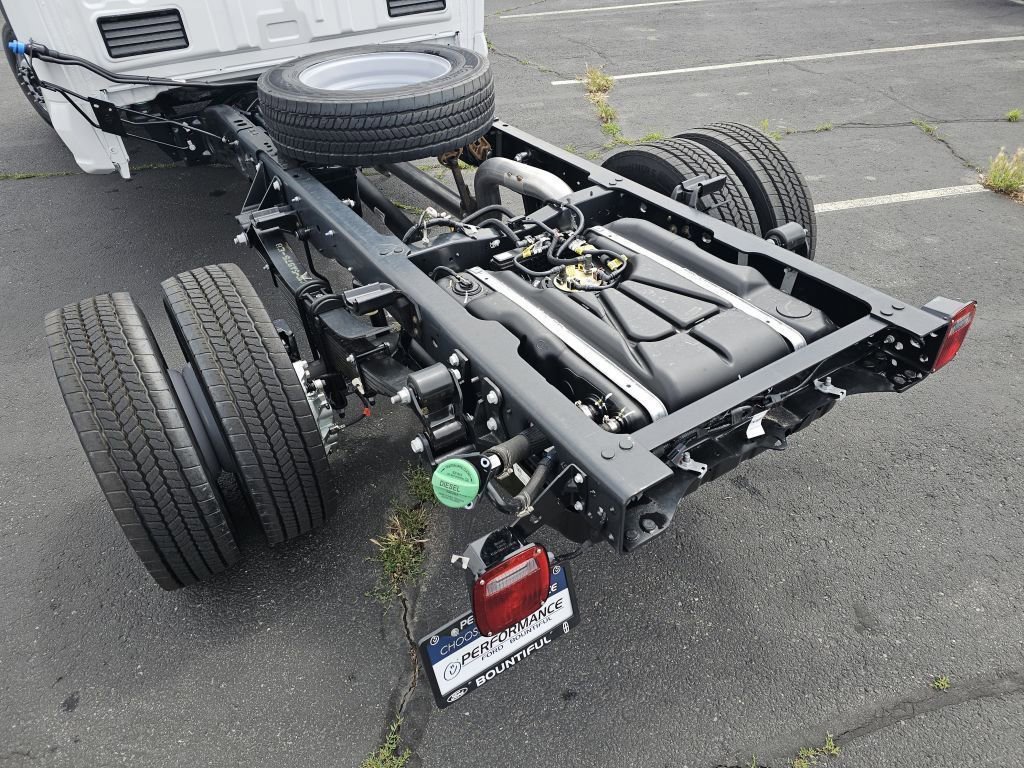 New 2026 Oxford White Ford XL image 25