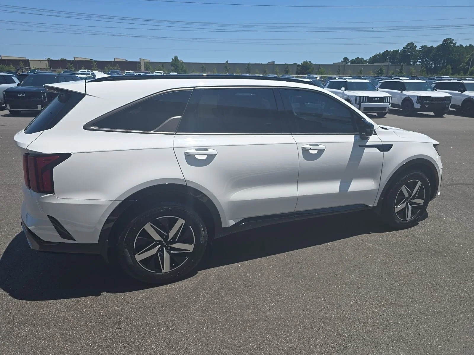 Certified Used 2022 Glacial White Pearl Kia EX image 4
