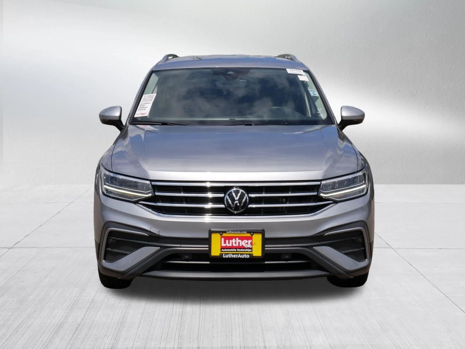 Certified Used 2024 PYRITE SILVER Volkswagen SE image 2