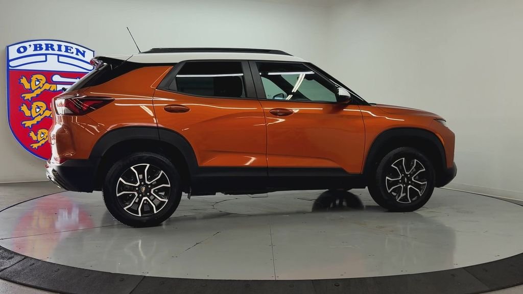 Used 2022 Orange Metallic Chevrolet ACTIV image 4