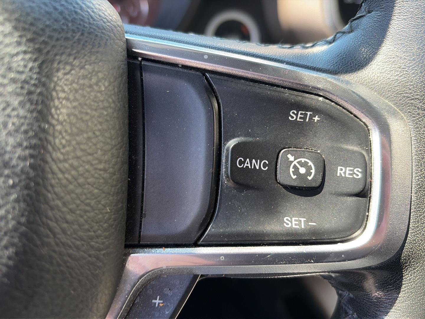 Used 2019 Delmonico Red Pearlcoat Ram Laramie image 14