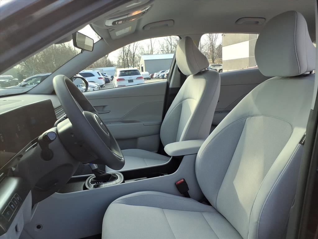 Used 2026 Abyss Black Pearl Hyundai SE image 7