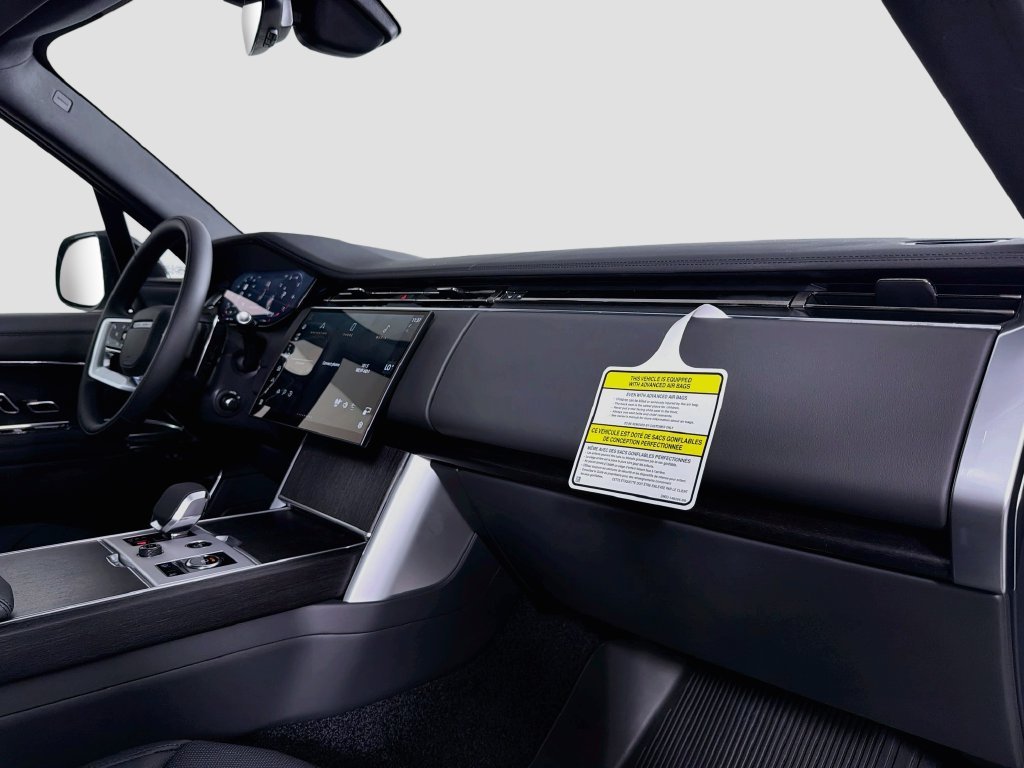 New 2027 Santorini Black Land Rover SE image 31