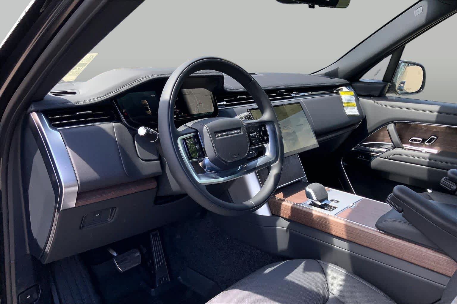 New 2026 Carpathian Grey LAND ROVER SE image 8