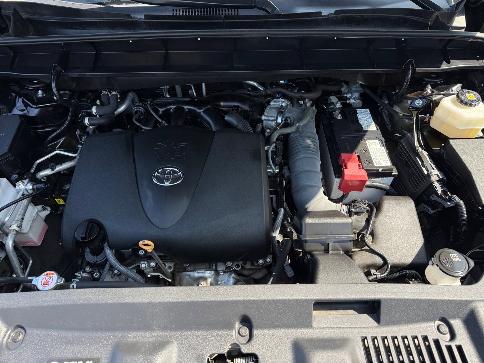 Used 2022 Midnight Black Metallic Toyota XLE image 20