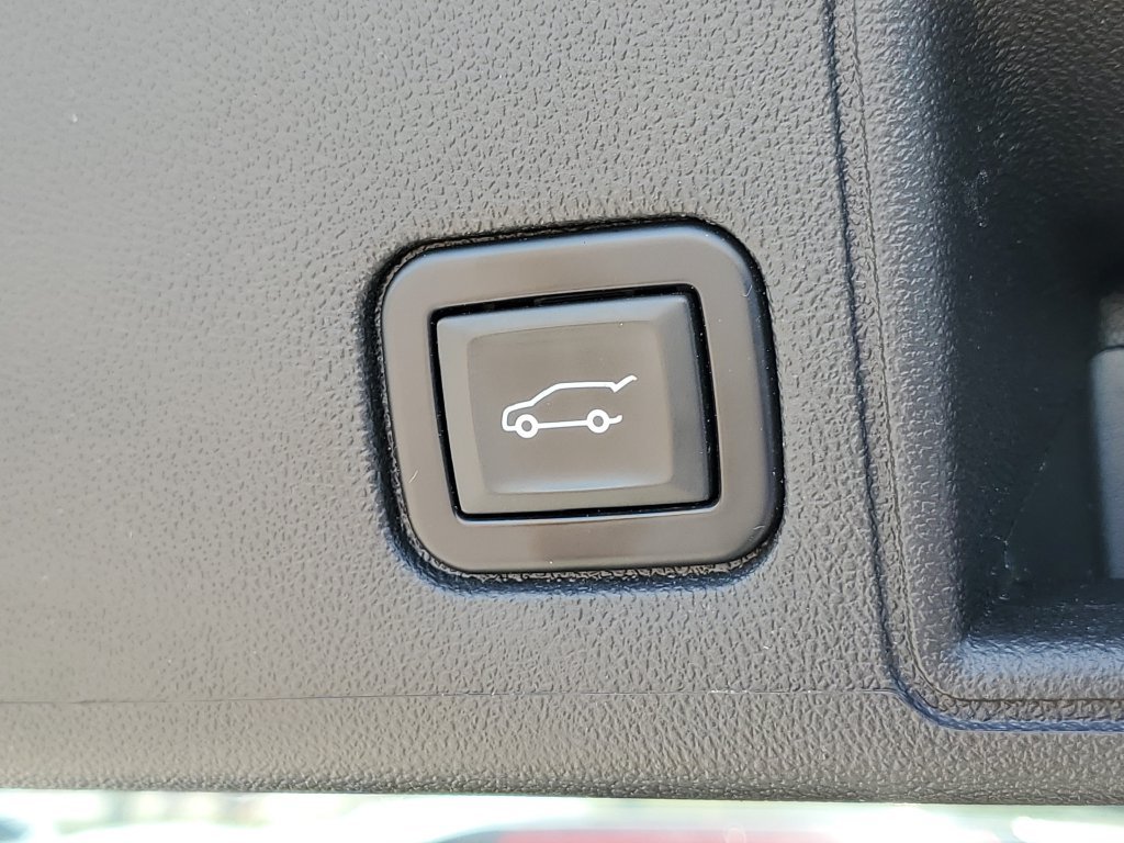 Used 2021 Summit White GMC SLE image 10