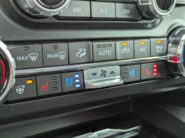 New 2026 Glacier Gray Metallic Tri-Coat Ford Lariat image 59