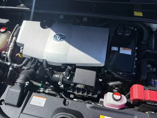 Used 2016  Toyota Two image 9