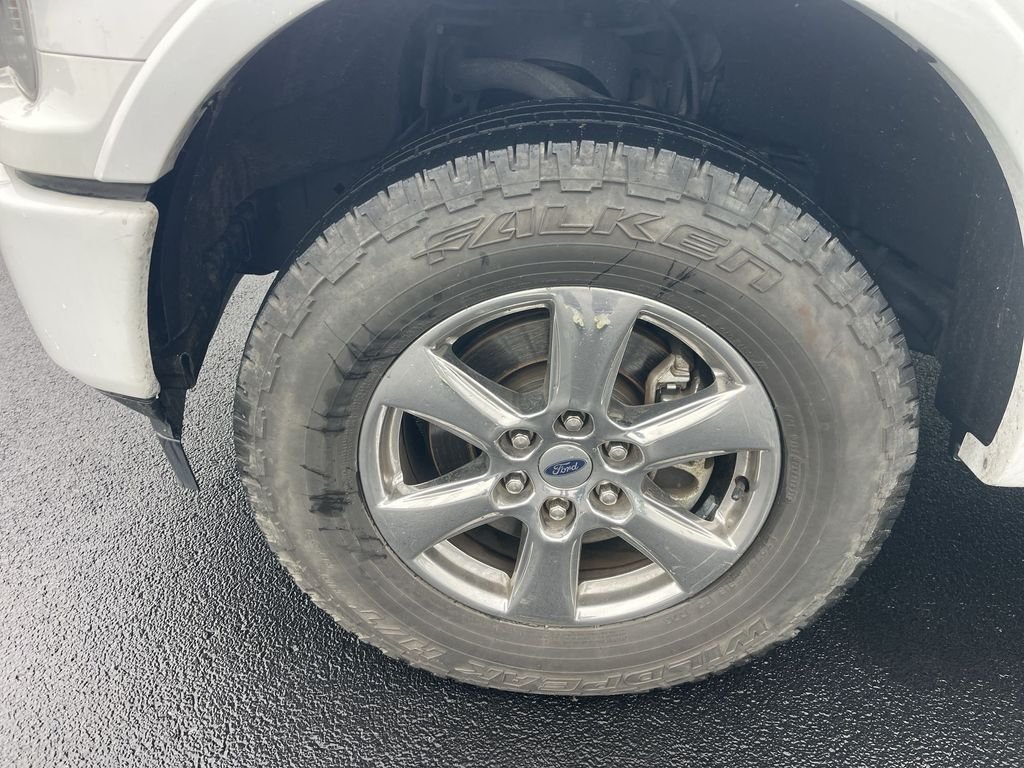 Used 2020 White Ford Lariat image 16