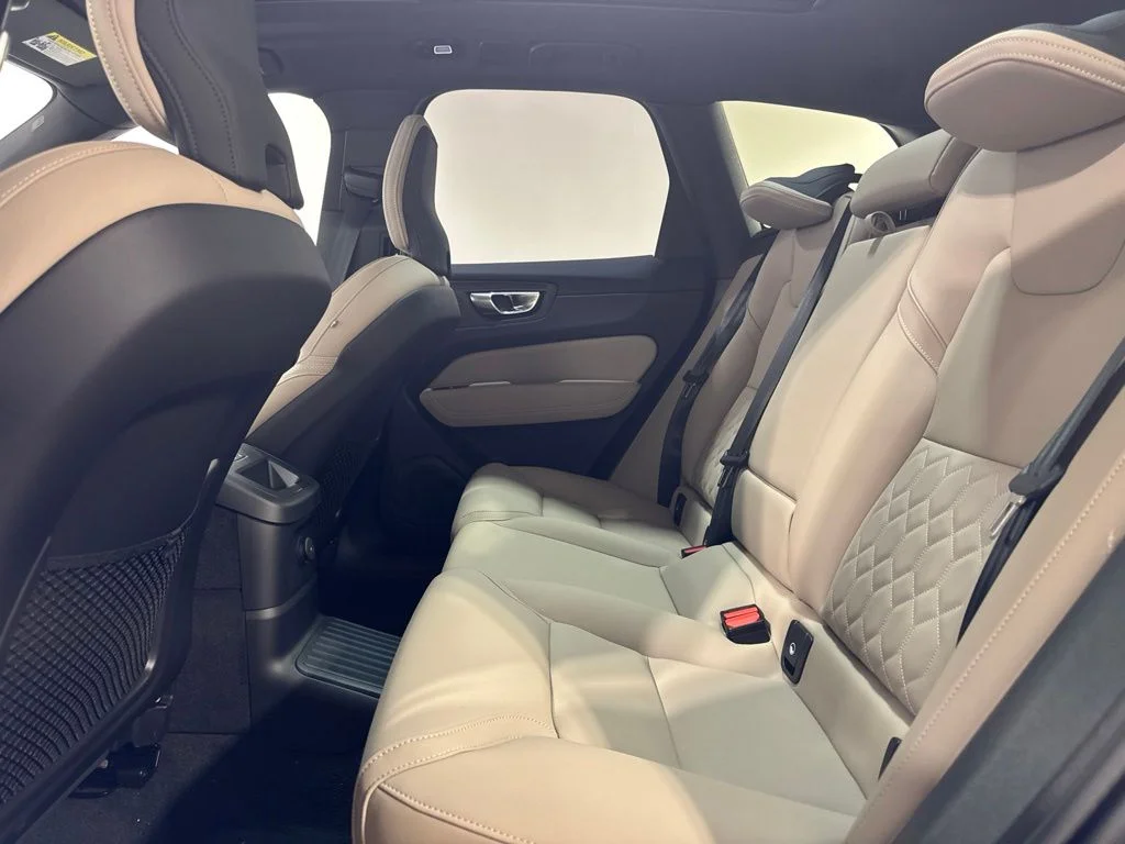 New 2026 Onyx Black Metallic Volvo T8 Plus image 22