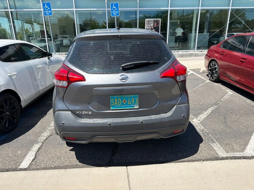 Used 2020 Gray Nissan S image 5