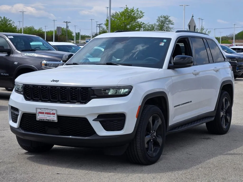 Certified Used 2023 White Jeep Altitude X image 4
