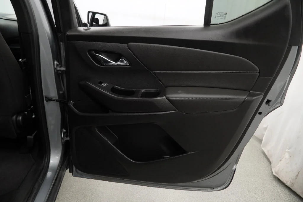 Used 2023 STERLING GRAY METALLIC Chevrolet LT Cloth image 44