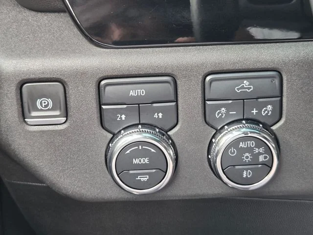 Used 2024 Silver GMC Elevation image 25