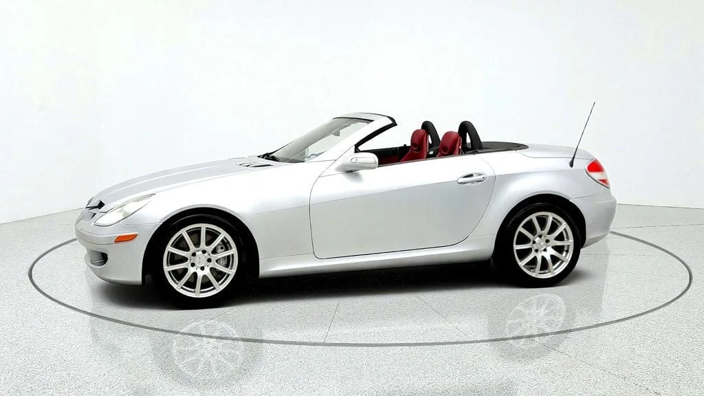Used 2005 Iridium Silver Metallic Mercedes-Benz SLK350 Roadster 3.5L w/ Driver Adaptive Transmission & Wood Trim image 8