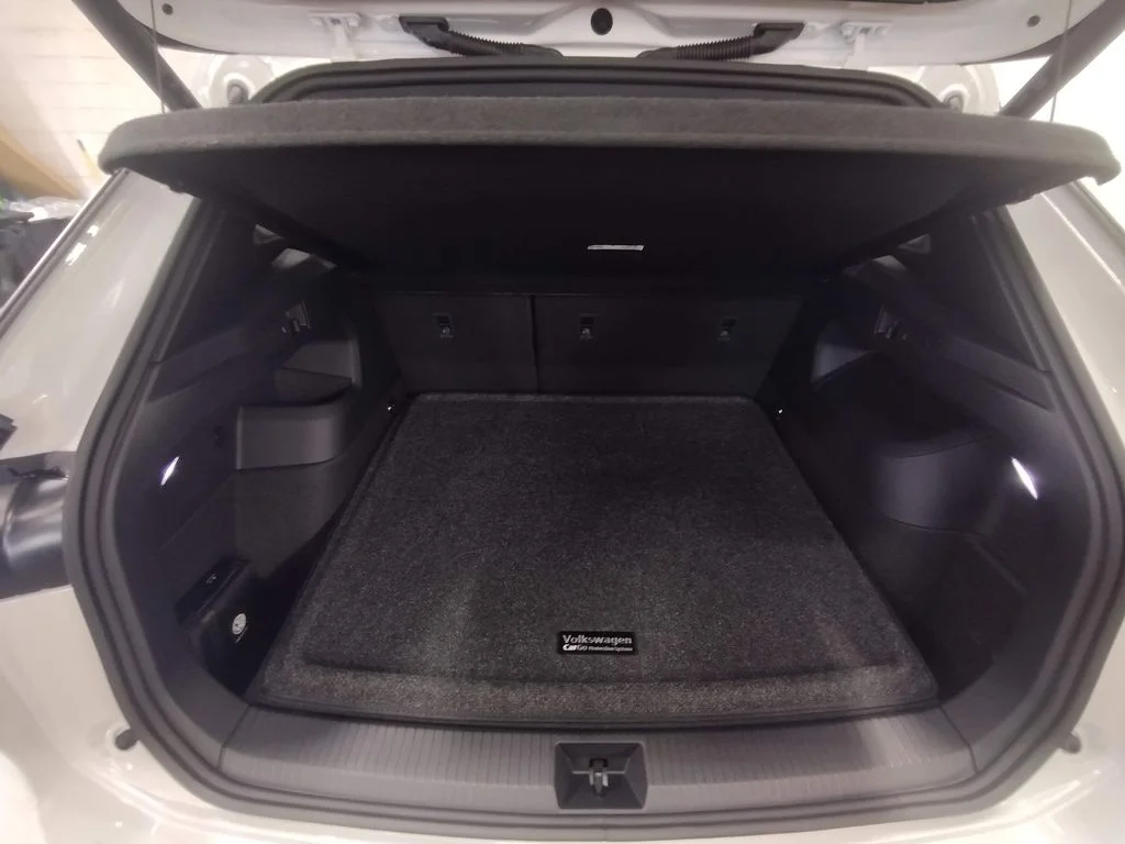 New 2026 White Volkswagen 2.0T SEL R-Line Turbo image 16