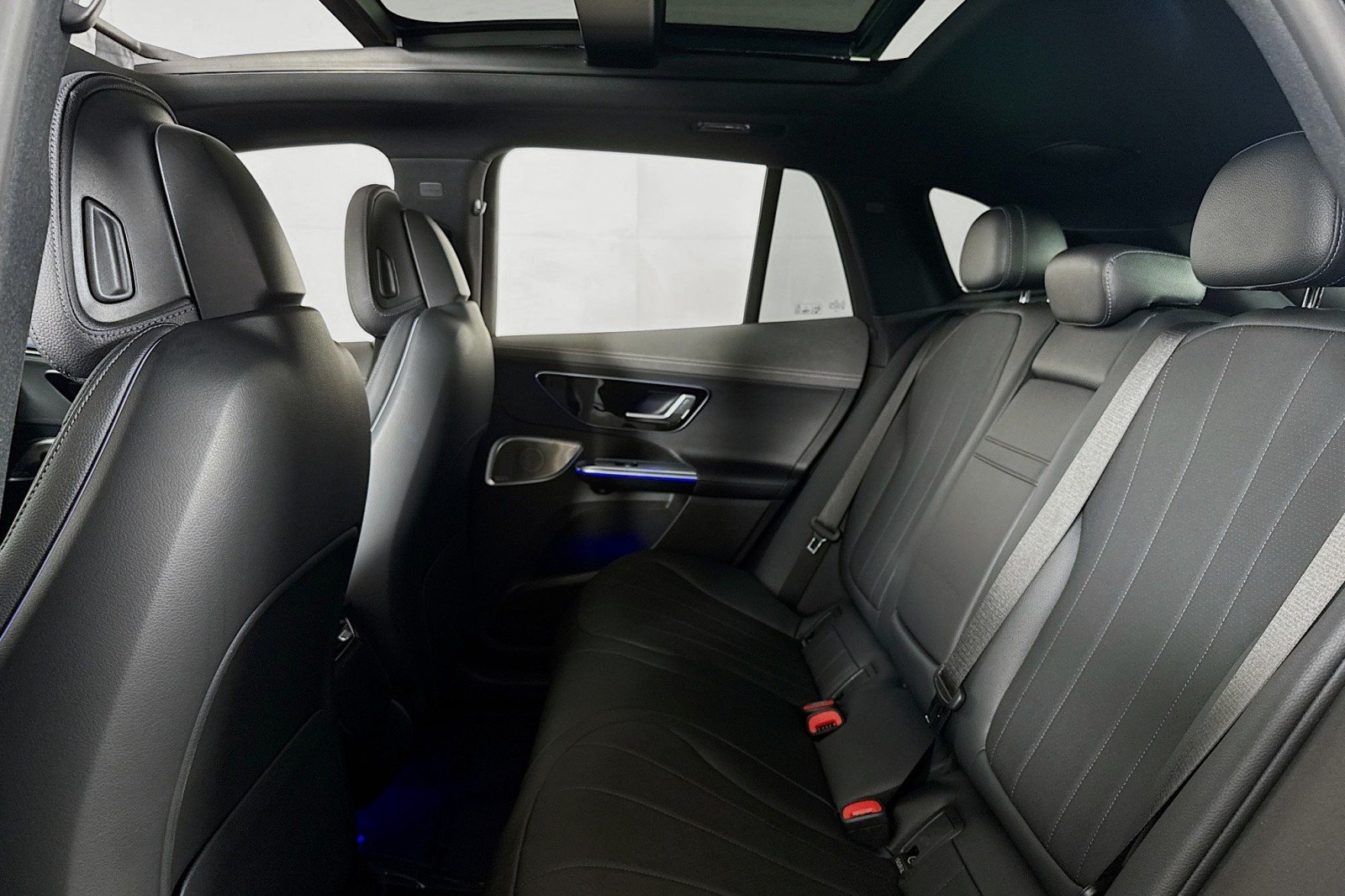 Used 2023 Obsidian Black Metallic Mercedes-Benz 350 image 8