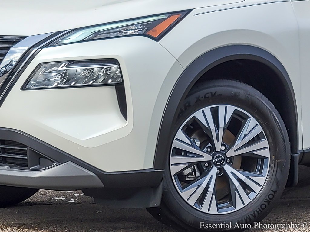 Certified Used 2023 Pearl White Tricoat Nissan SV image 3