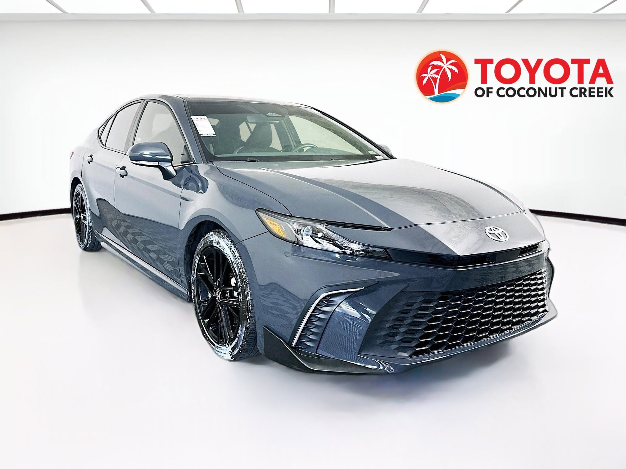 2025 Toyota Camry thumbnail 3