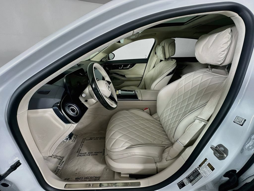 New 2027 MANUFAKTUR Moonlight White Metallic Mercedes-Benz S 580 image 54
