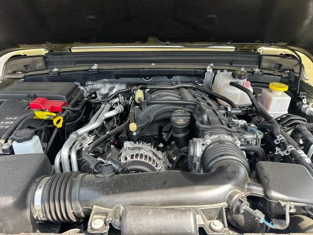 Used 2025  Jeep High Tide image 17