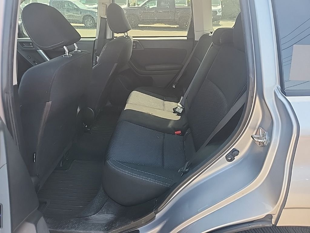 Used 2017 Silver Subaru 2.5i Premium image 19