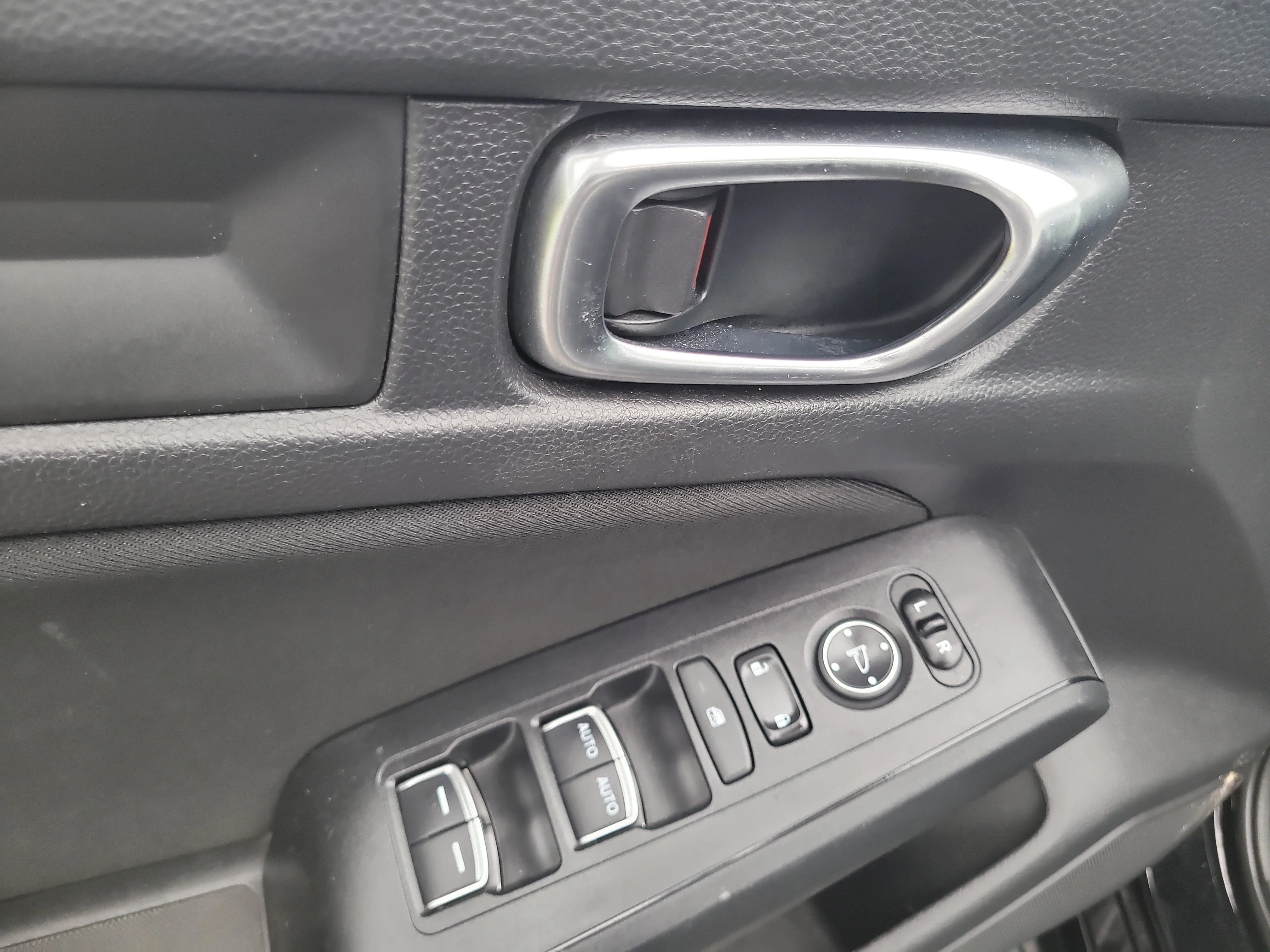 Used 2022  Honda LX image 15
