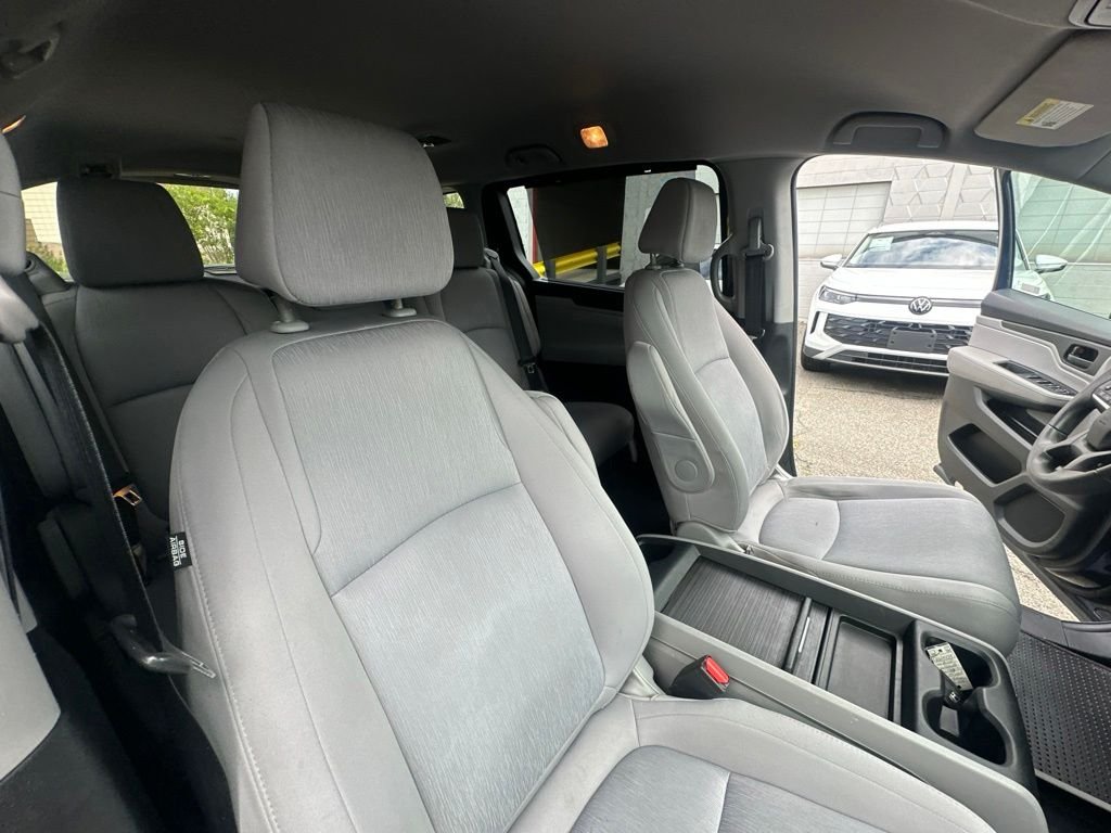 Used 2018  Honda EX image 36