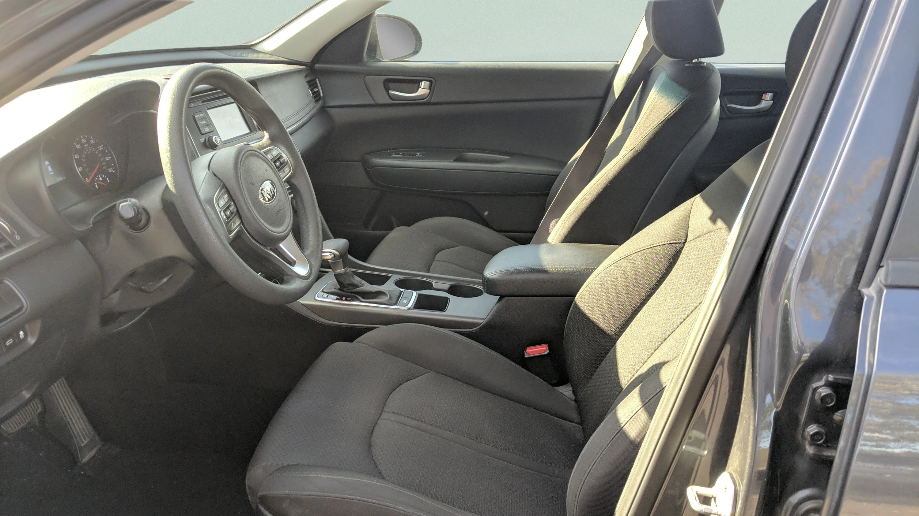 Used 2016 Gray Kia LX image 10