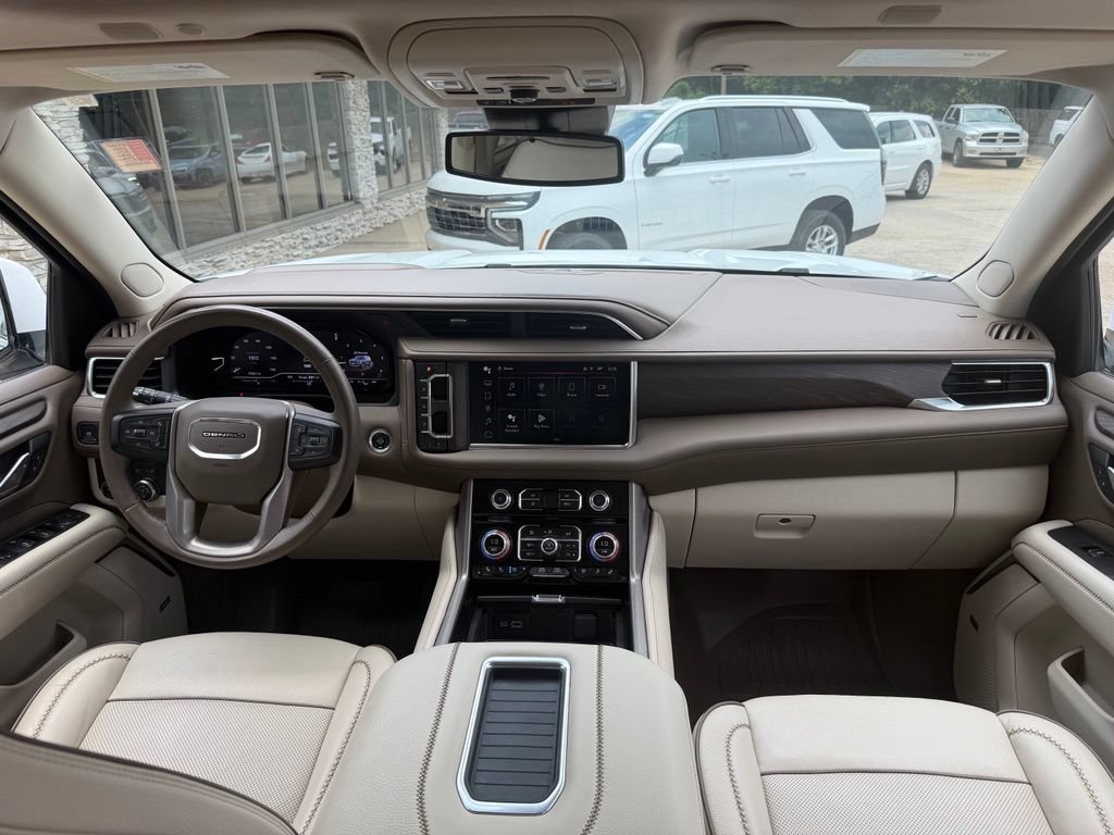 2024 GMC Yukon Denali - Photo 28