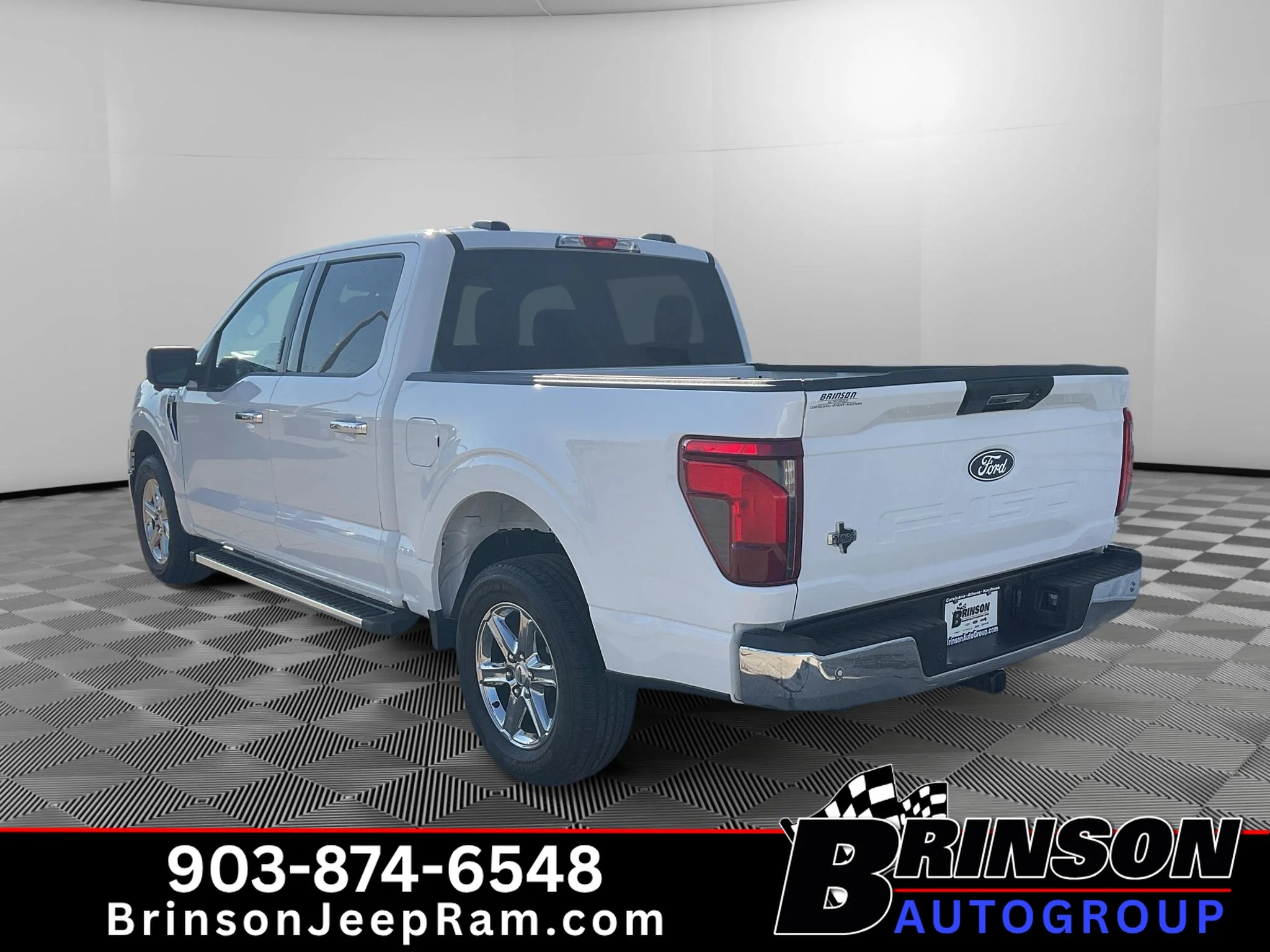 Used 2024 Oxford White Ford XLT image 5