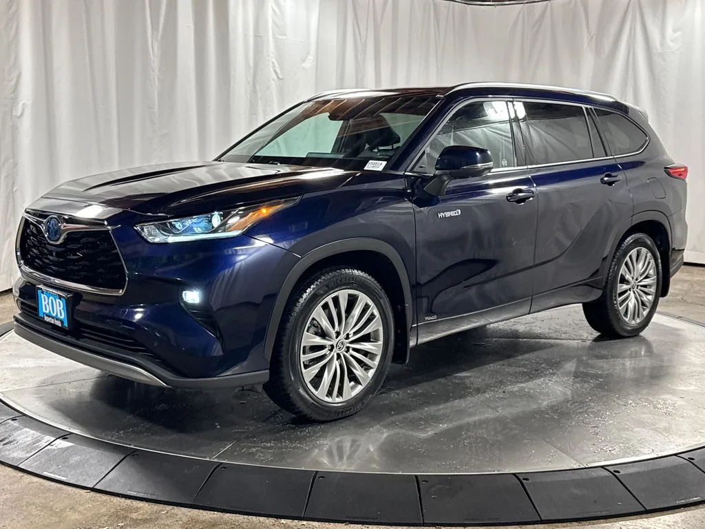 2021 Toyota Highlander Platinum Hybrid 4x4's photo