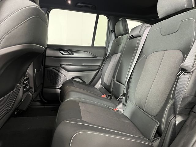 New 2026 Bright White Clear-Coat Exterior Paint Jeep Laredo image 2