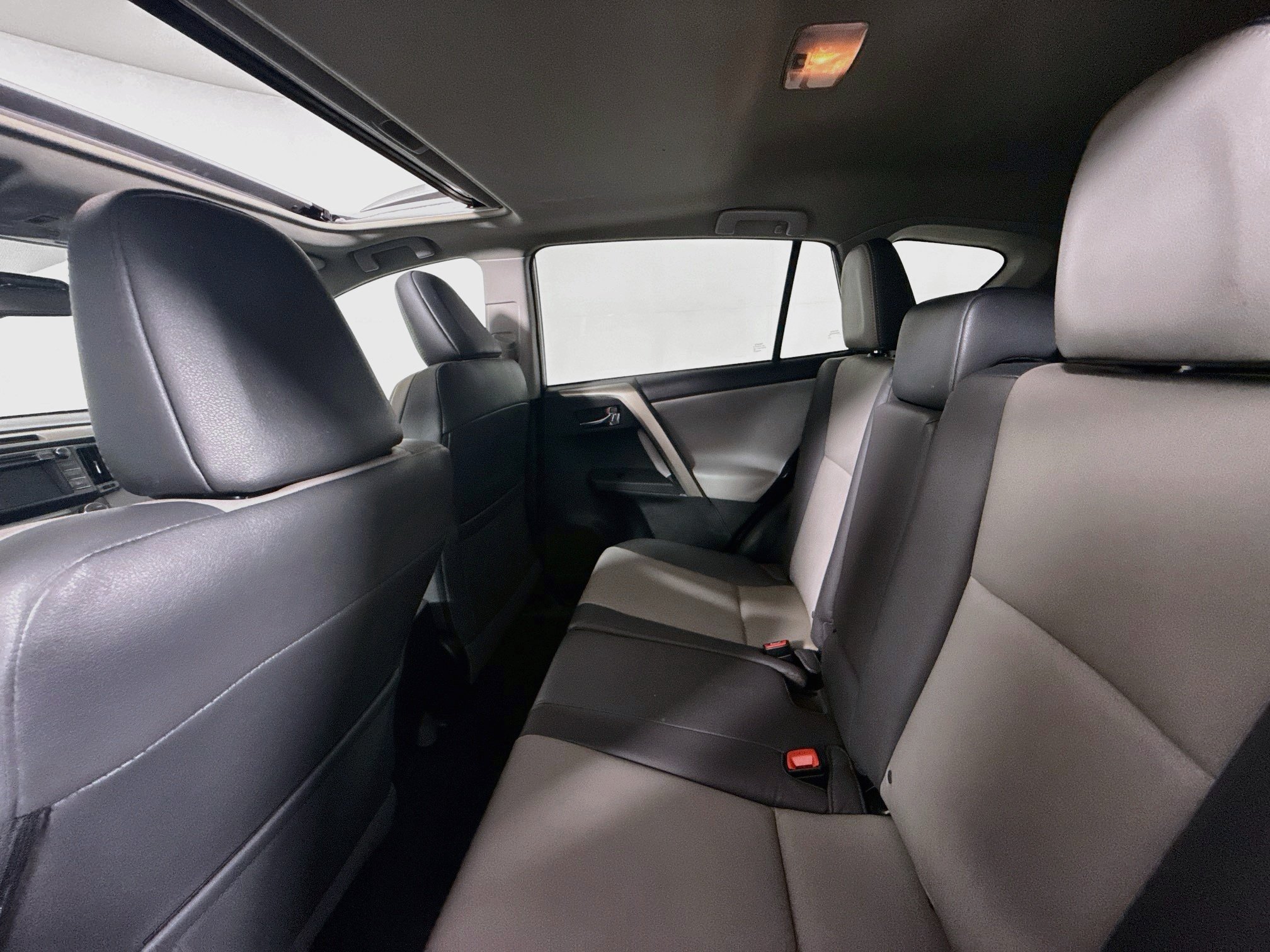 Used 2015 Classic Silver Metallic Toyota Limited image 24