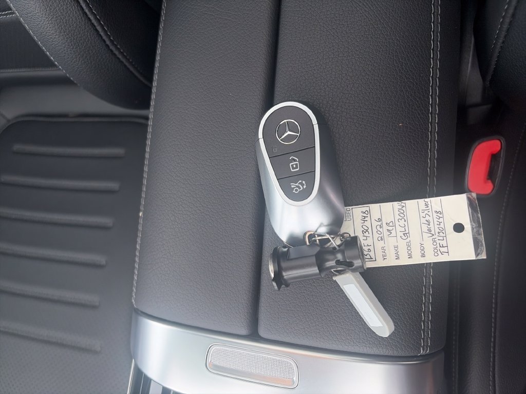 Used 2026 Silver Mercedes-Benz GLC 300 image 22