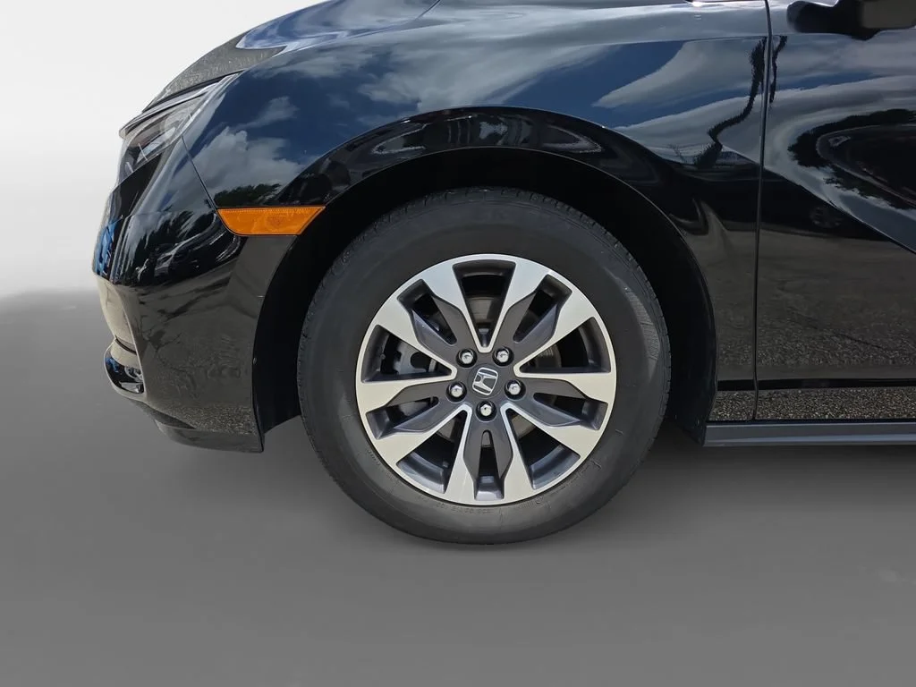 2024 Honda Odyssey EX-L - Photo 40