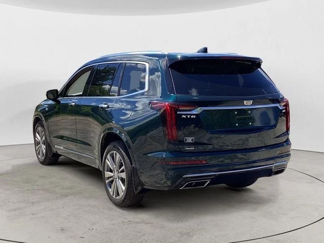 Used 2025 Emerald Cadillac Premium Luxury image 3