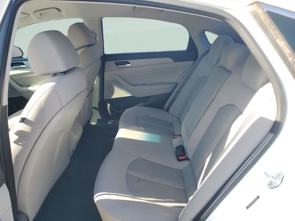 Used 2018 White Hyundai SEL image 10