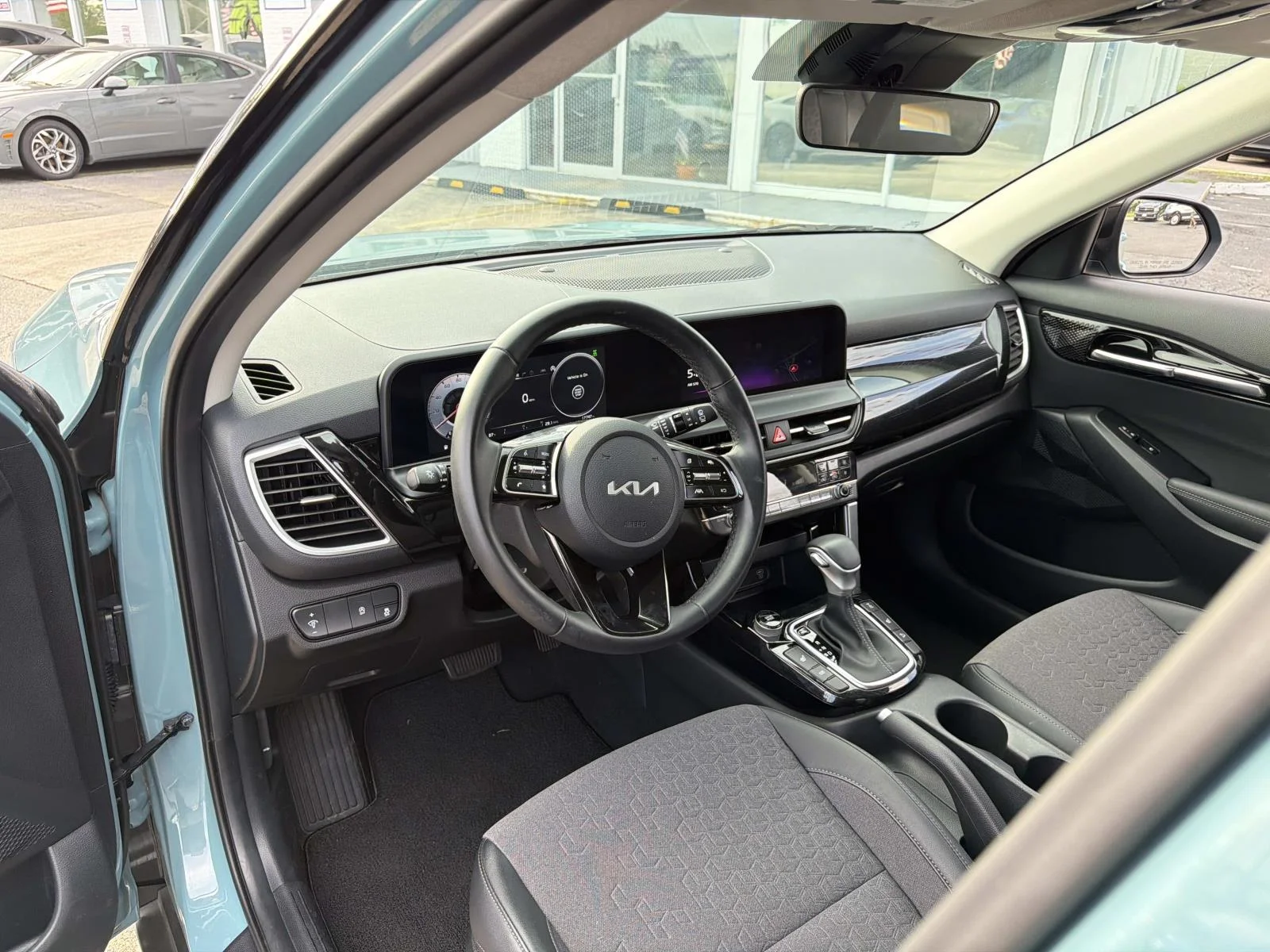 2024 Kia Seltos S - Photo 21