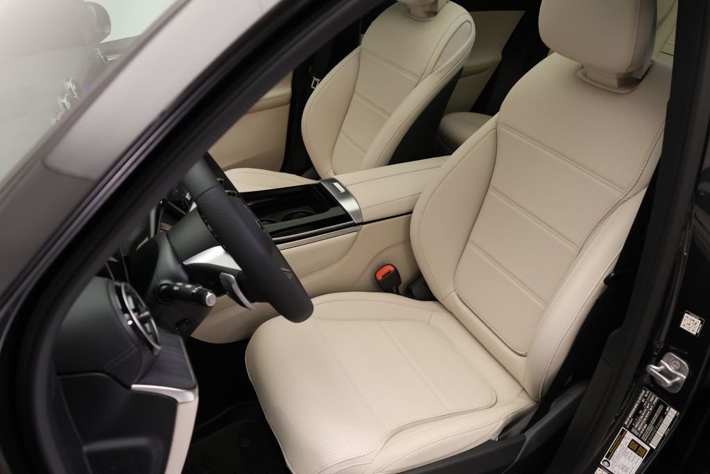 Used 2027  Mercedes-Benz GLC 300 image 37